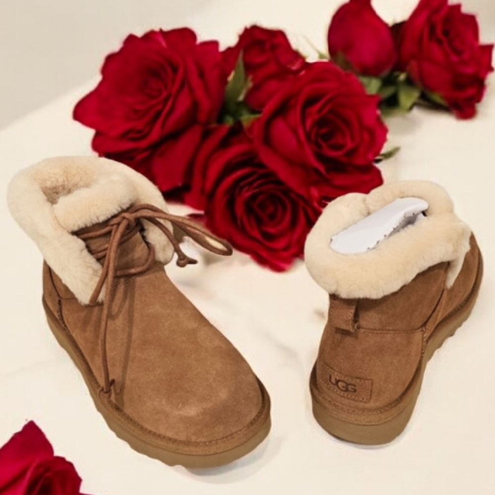 NIB UGG's Chestnut Women's Classic Mini Posy Boots #1174576 Size--9